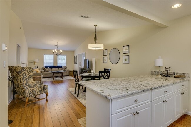 Building Photo - 147 Portofino Ln SW