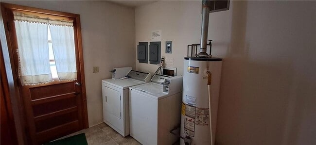 Building Photo - 801 S 5th St