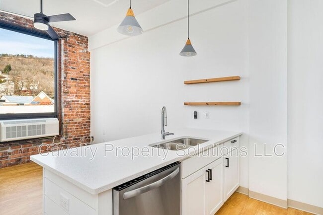 Building Photo - 1831 W Michigan St