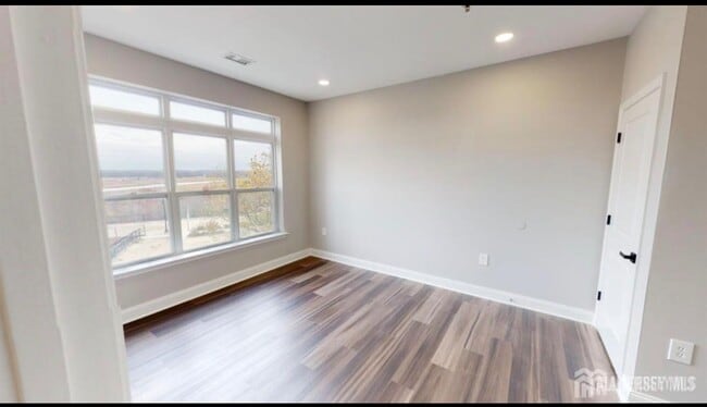 Building Photo - 6301 Fernandez Ct