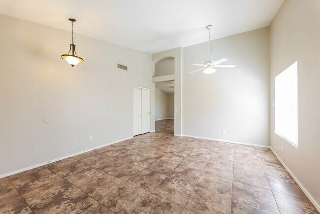 Building Photo - 16038 W Carmen Dr