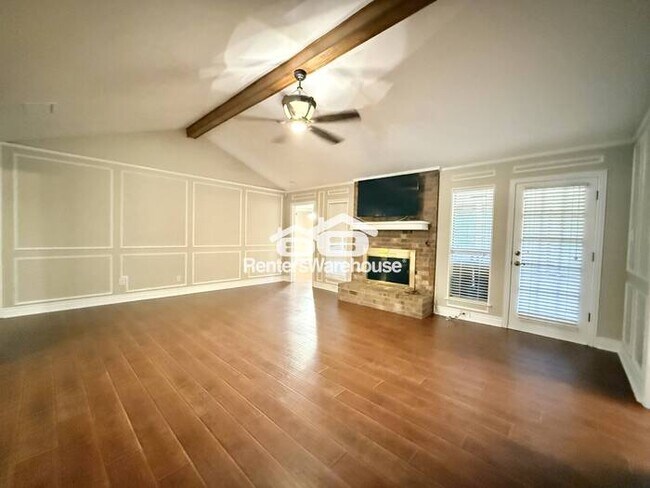 Building Photo - Beautiful home in well established neighbo...