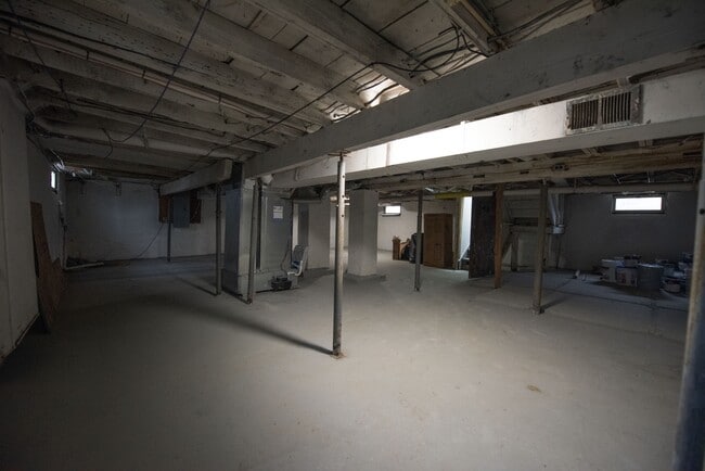 Building Photo - 16781 Akron St