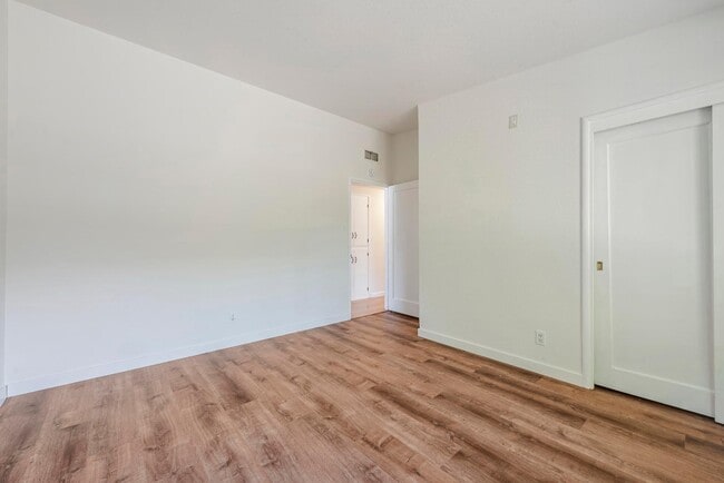 Building Photo - 2577 Gonzaga St