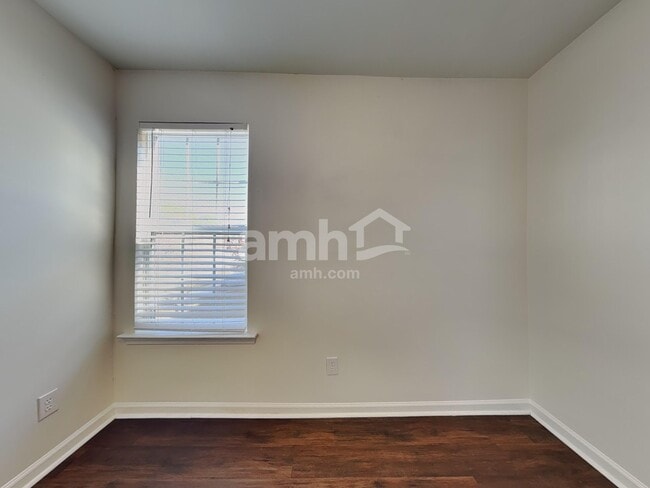 Building Photo - 3104 Gross Ave