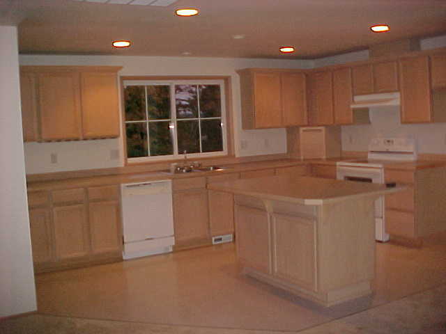 Building Photo - 2029 E Grand Ave