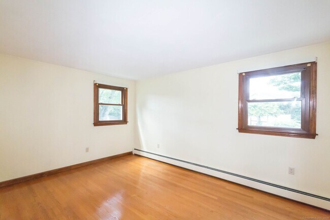 Building Photo - 32 Washburn Dr