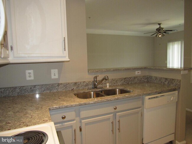 Building Photo - 1570 Spring Gate Dr.