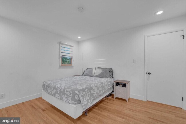 Building Photo - 91 2nd St