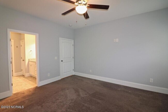 Building Photo - 2 Sawmill Ct