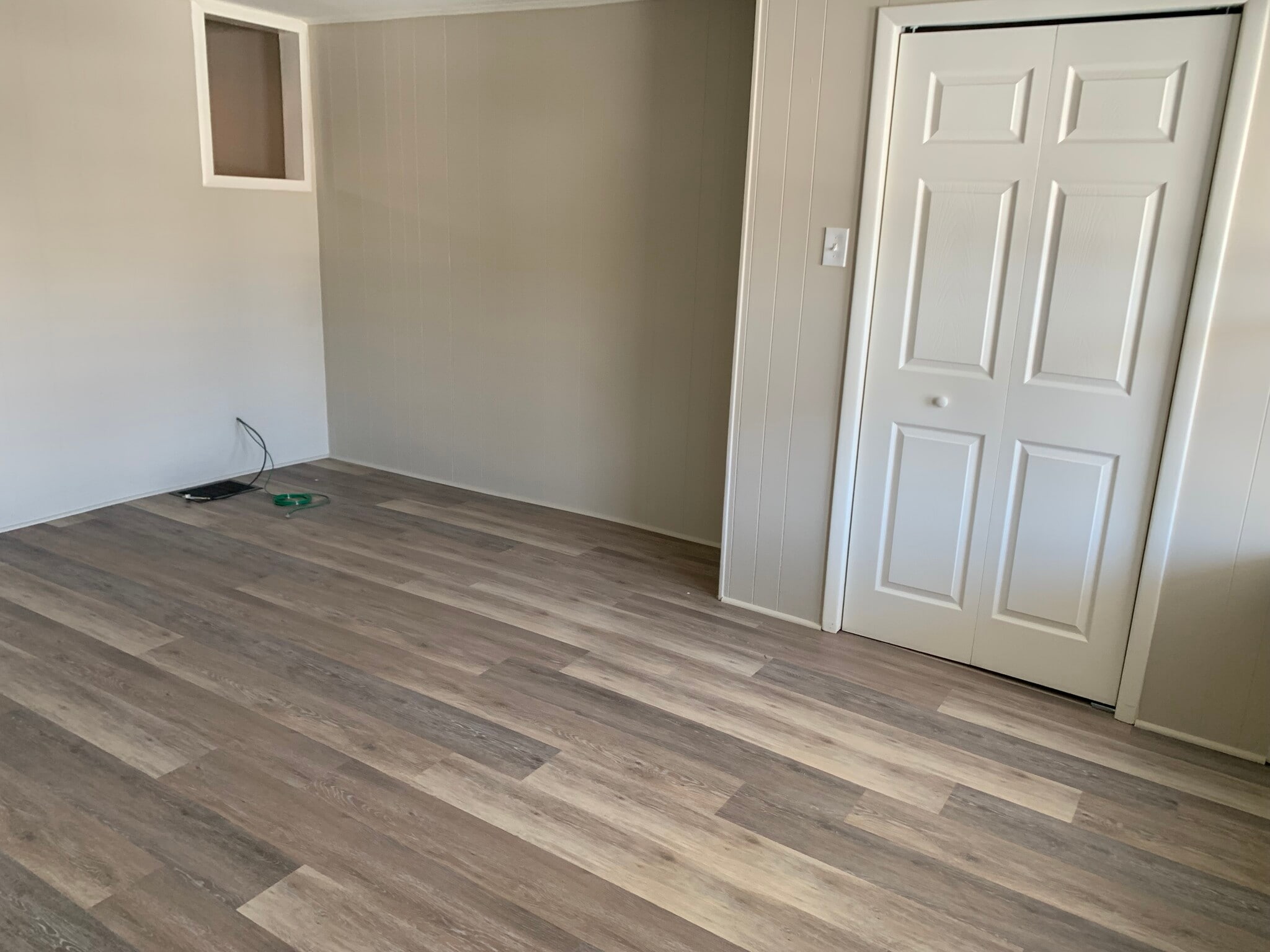 Living room - 8 Hillside Ave