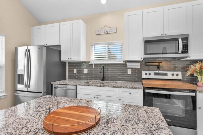 Building Photo - 286 Westchase St