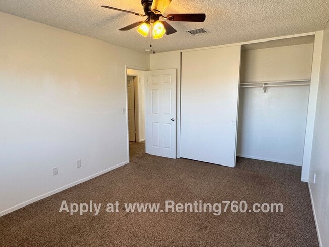 Building Photo - 6455 Linda Lee Dr