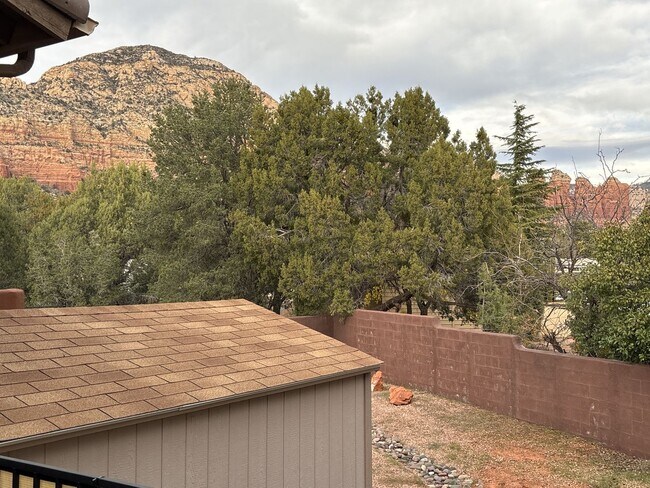 Building Photo - Beautiful Home in West Sedona