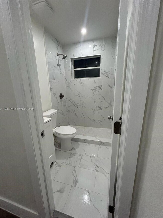 Building Photo - 2931 NW 47th St