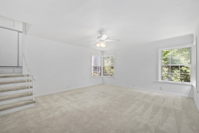 Building Photo - 10711 W Sunset Blvd