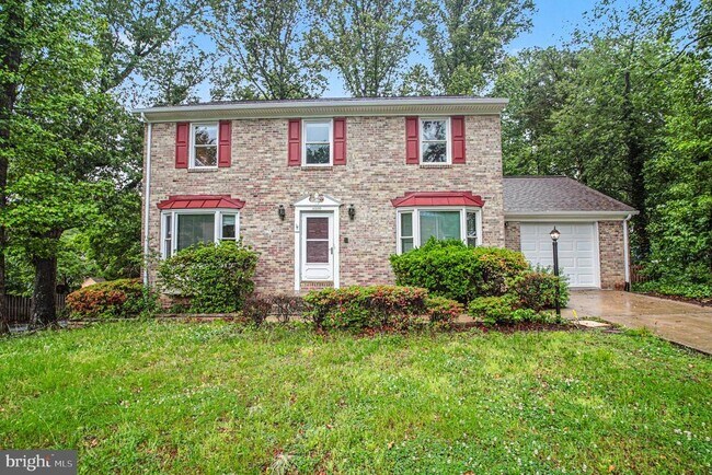 Building Photo - 16200 Edgewood Dr