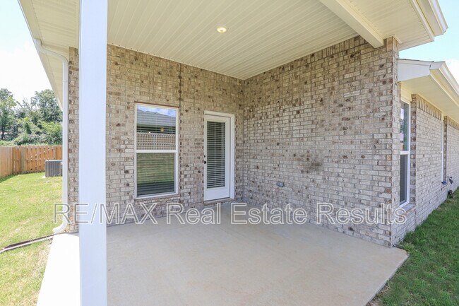 Building Photo - 1510 Emmerson St