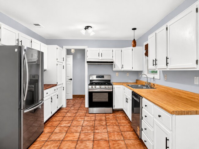 Building Photo - All brick ranch in Port Wentworth