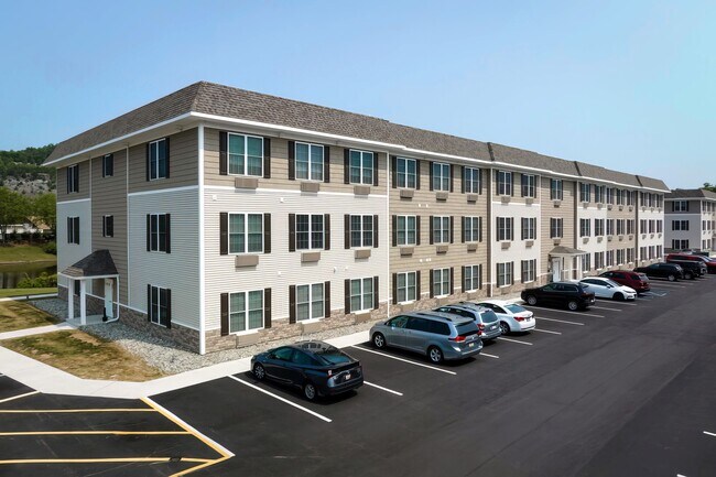 Building Photo - 114 Riverside Dr