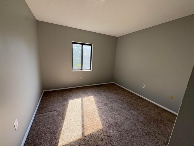 Building Photo - 7592 Pawling Pl