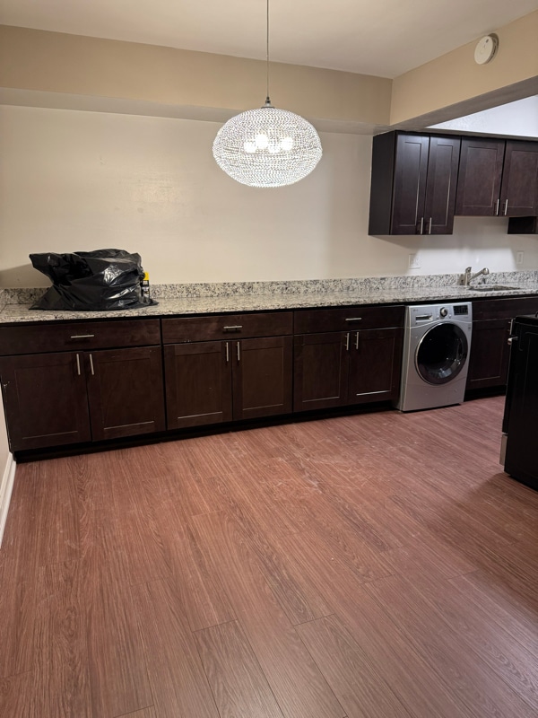 Building Photo - 2260 N Summit Ave