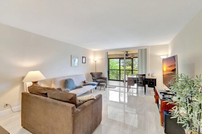 Building Photo - 14723 Cumberland Dr