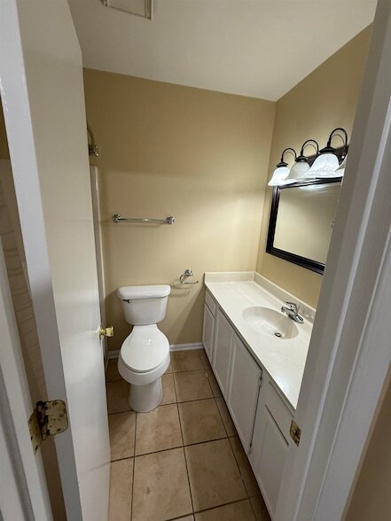 Building Photo - 951 Plantation Dr