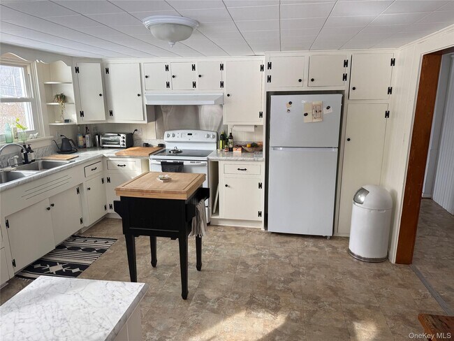 Building Photo - 782 Old Rte 22