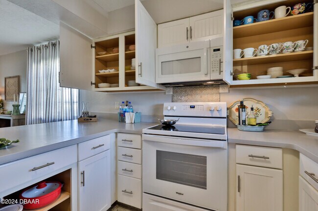 Building Photo - 906 Ocean Marina Dr