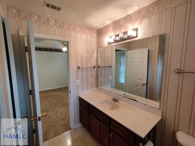 Building Photo - 801 Hopeton Ct