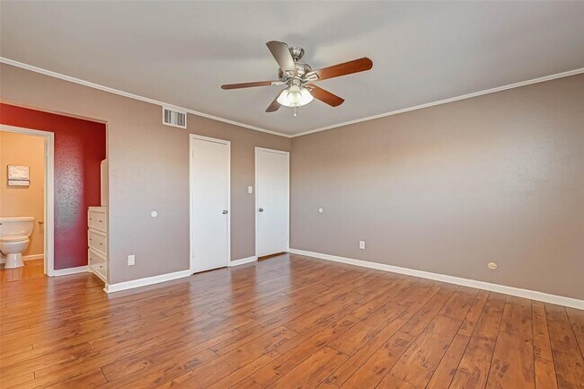 Building Photo - 2118 Straight Creek Dr