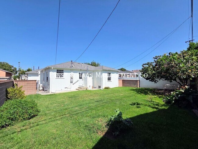 Building Photo - 2814 Candlewood St