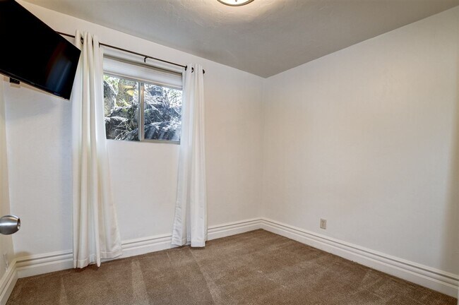 Building Photo - Adorable 2 Bed, 1 Bath Home in Prescott!