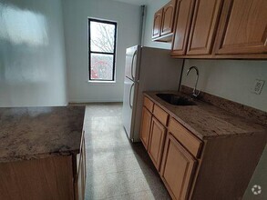 Building Photo - 2 bedroom in BRONX NY 10456