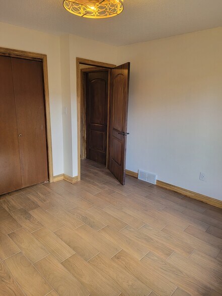 Building Photo - 4701 Woodland Ave