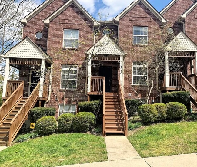 Building Photo - 2550 Cleinview Ave