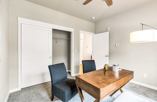 Building Photo - 17181 SW Snowdale St