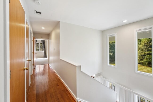 Building Photo - 445 Springvale Rd