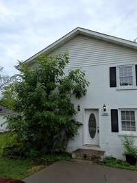 Building Photo - Maryville 37804 - 1 bedroom, bath in duplex, bottom unit - Contact Sharon Arnwine (865) 313-7215