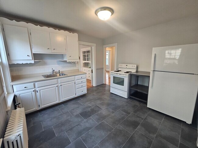 Building Photo - 360 Beech St