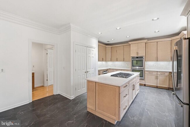 Building Photo - 10417 Snow Point Dr