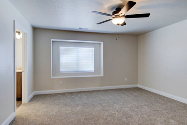 Building Photo - Brand new 3 bedroom, 2.5 bath townhome in Cedar City