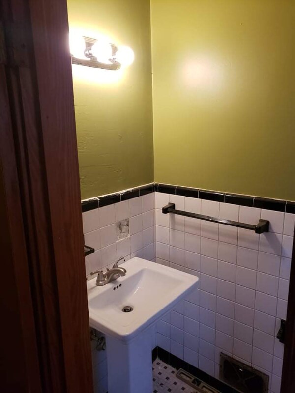 Building Photo - 811 Paul St