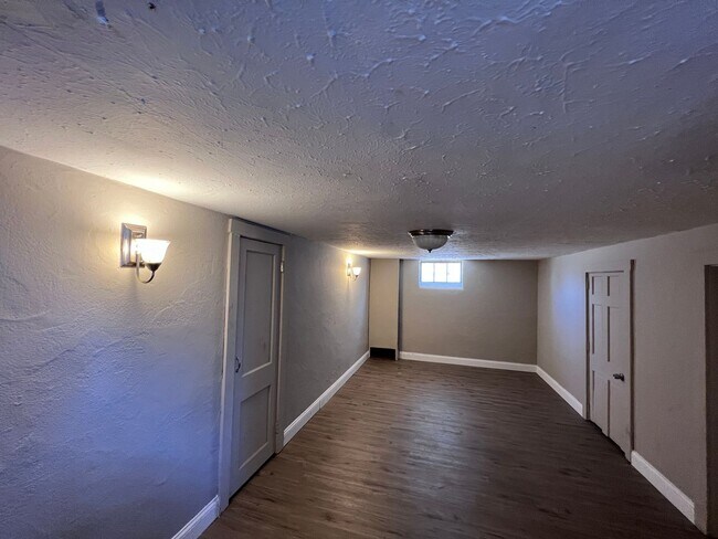Building Photo - 21400 Goller Ave