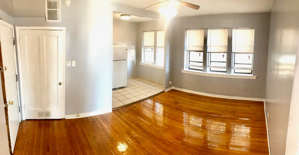 Building Photo - 4355 S Sawyer Ave