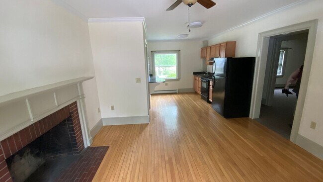 Building Photo - University Student Rental- Available for t...