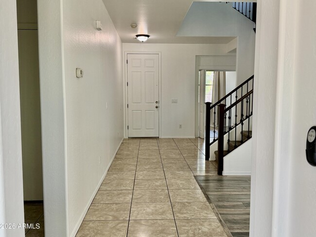 Building Photo - 3340 S Sunland Dr
