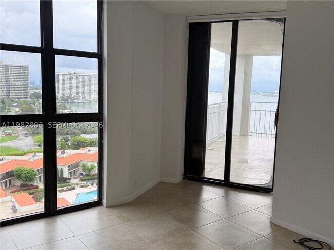 Building Photo - 4000 Towerside Terrace