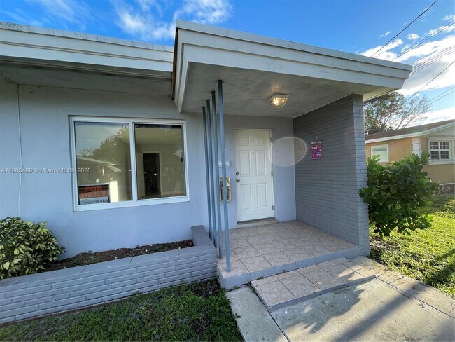 Primary Photo - 405 SW 5th St